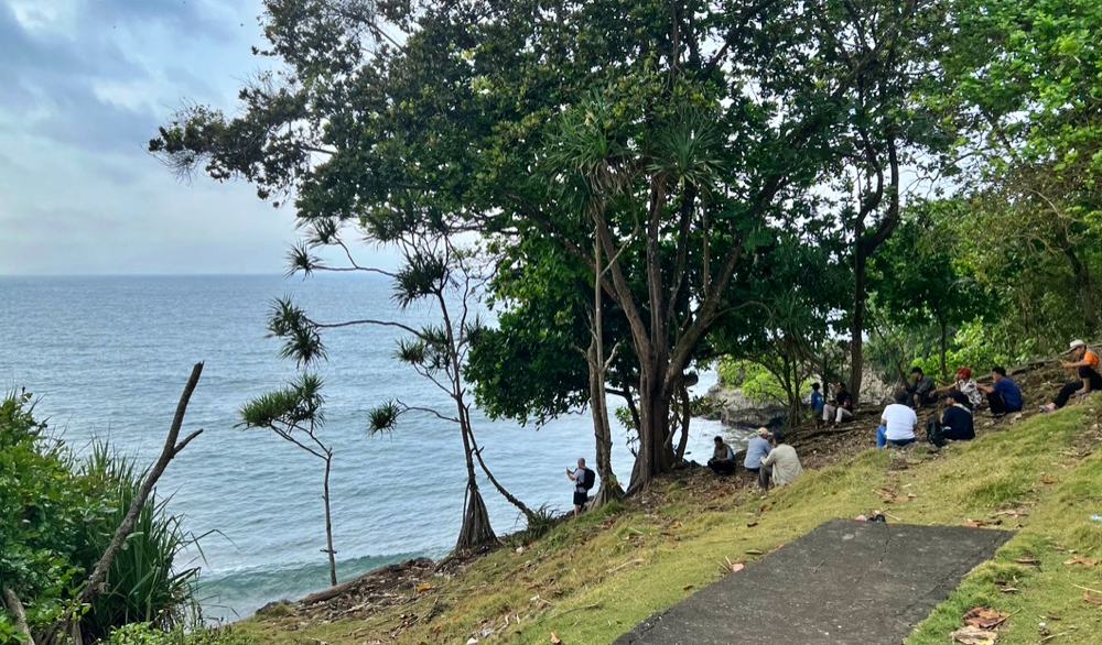 batu karas beach