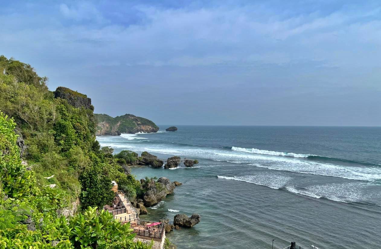 drini the rock beach