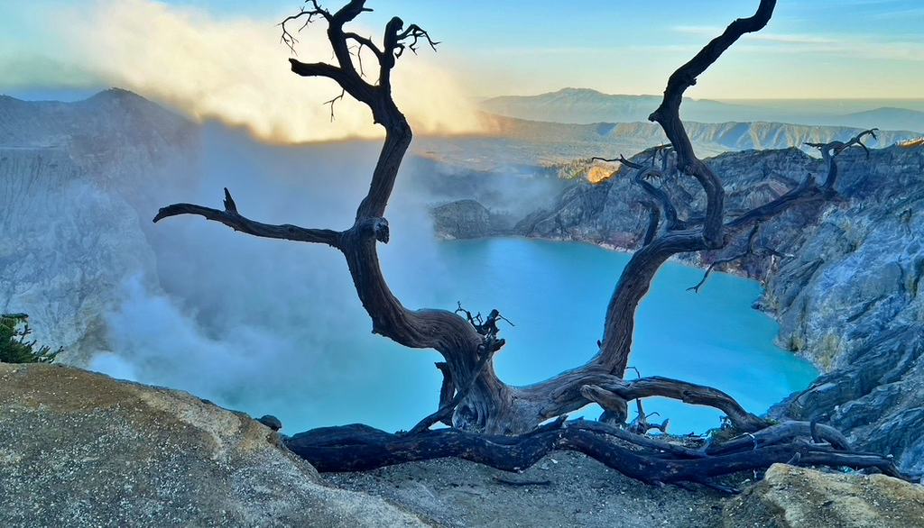 ijen crater